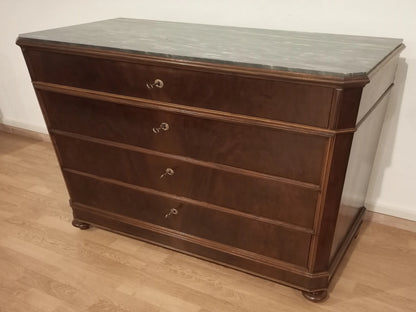 Comò cassettone cassettiera xix secolo in noce con quattro cassetti e piedi decorativi in legno scuro elegante cassettiera classica
