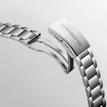 Bracciale in acciaio inox tonalità argento con design a maglie intrecciate e marchio longines per spirit zulu time
