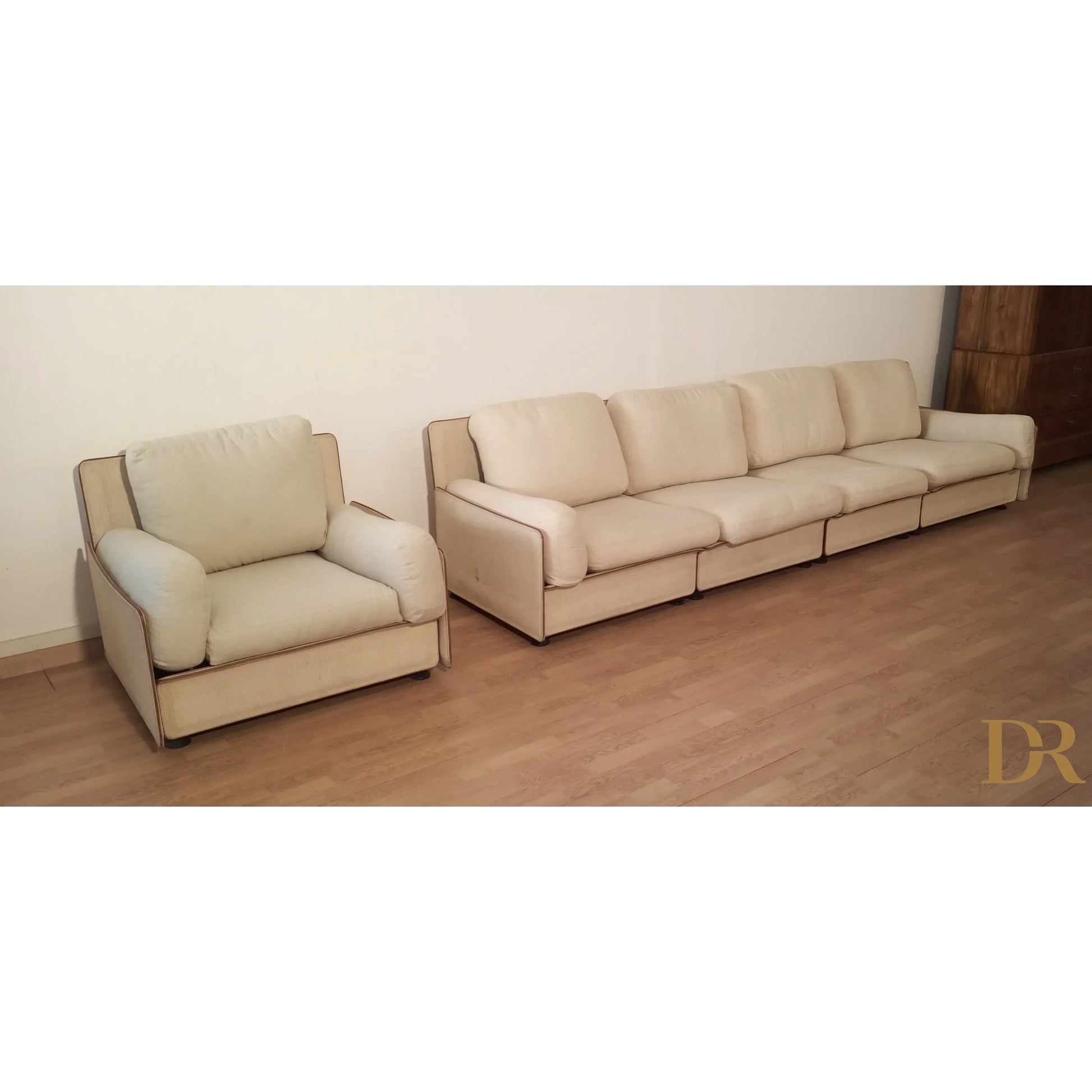Divano modulare cream con poltrona modello Redifiori di Riccardo Arbizzoni per Zanotta 1978 elegante e versatile