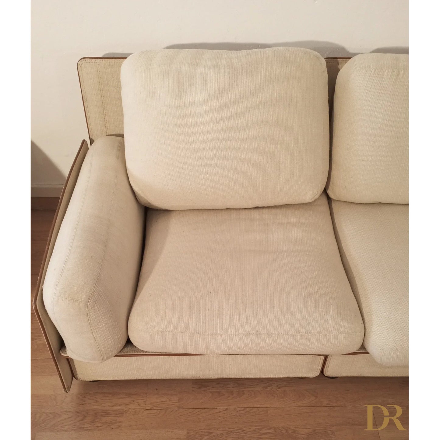 Crema divano modulare in pelle con bracciolo di riccardo arbizzoni modello redifiori set per zanotta 1978