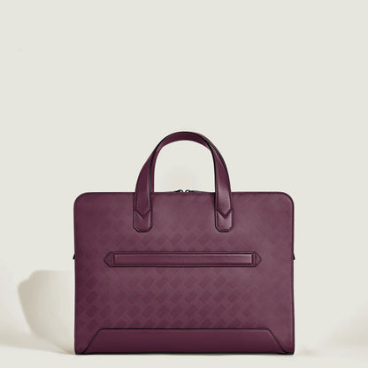 Montblanc portadocumenti sottile Extreme 3.0 cassis in pelle viola con distintivo motivo extreme per eleganti professionisti urbani
