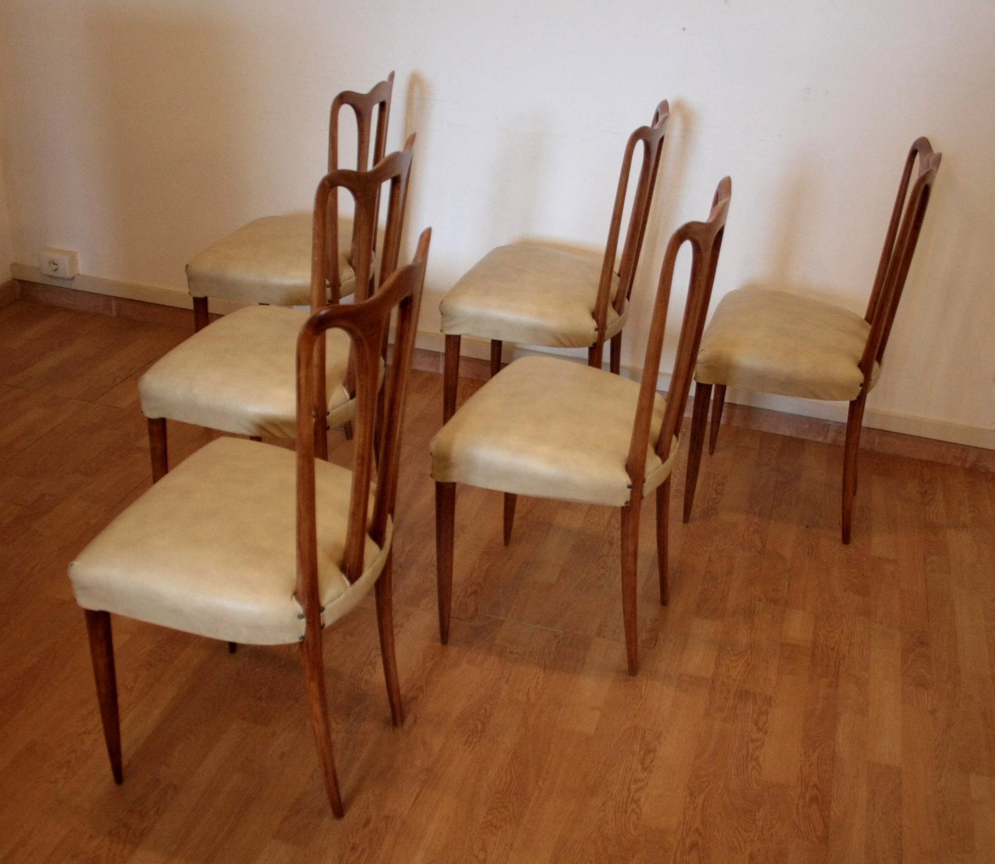 Set 6 sedie mid-century modern italiane prodotte negli anni 60 con similpelle bianca in perfette condizioni