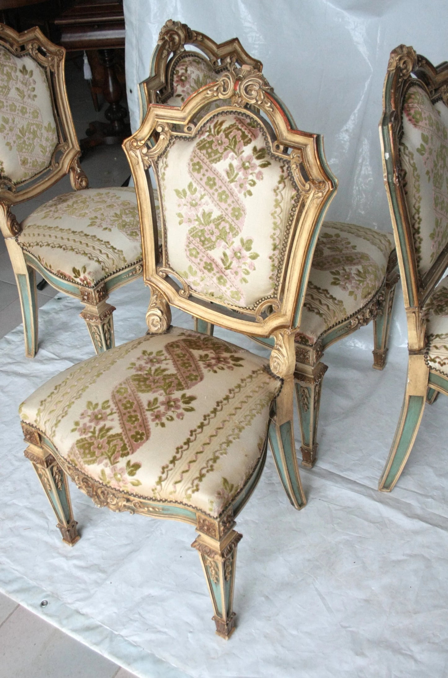 Set di 4 sedie napoleone iii seconda metà ottocento con tappezzeria floreale in stile napoleone iii francese