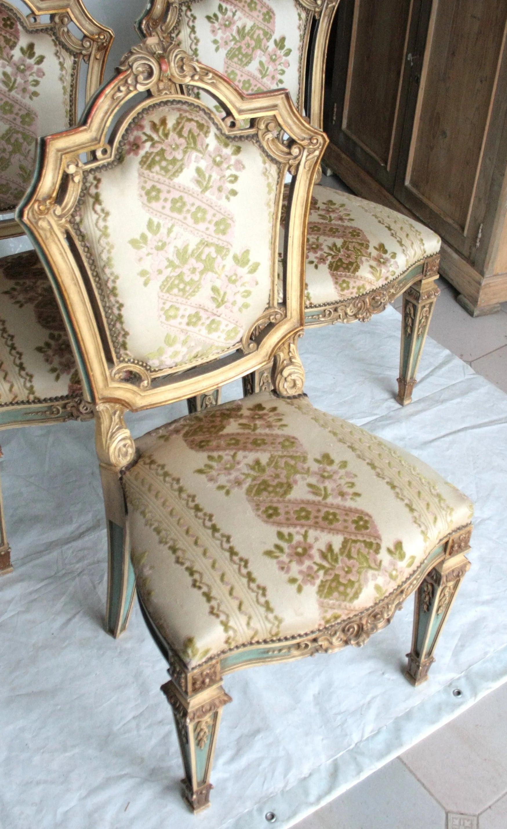 Set 4 sedie napoleone iii in stile napoleone iii seconda metà ottocento con rivestimento floreale ornato