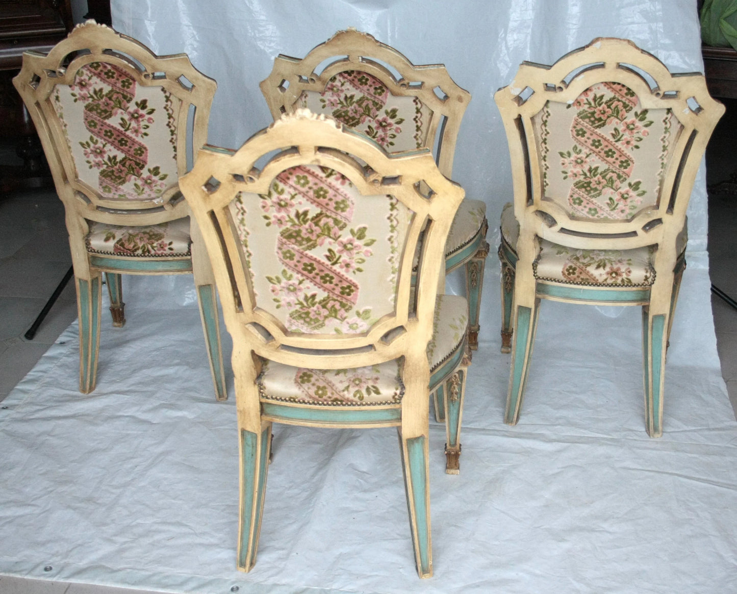 Set di 4 sedie Napoleone III seconda metà ottocento Francia con rivestimento floreale elegante in stile Napoleone III