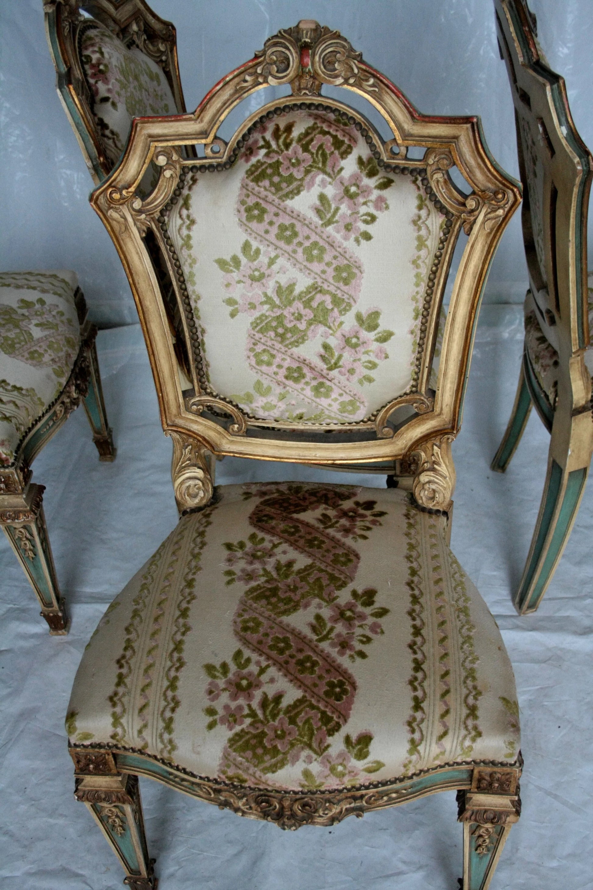 Sedie napoleone iii ornate con tappezzeria e cornice decorativa in stile napoleone iii seconda metà ottocento Francia