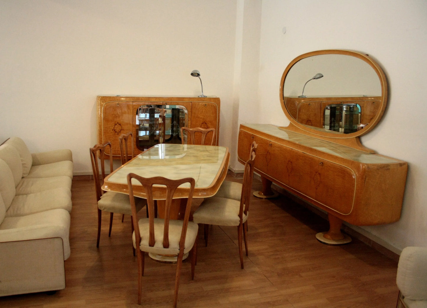 Camera da pranzo mid-century moderna di Vittorio Dassi in legno e vetro con dettagli art deco per pranzo elegante