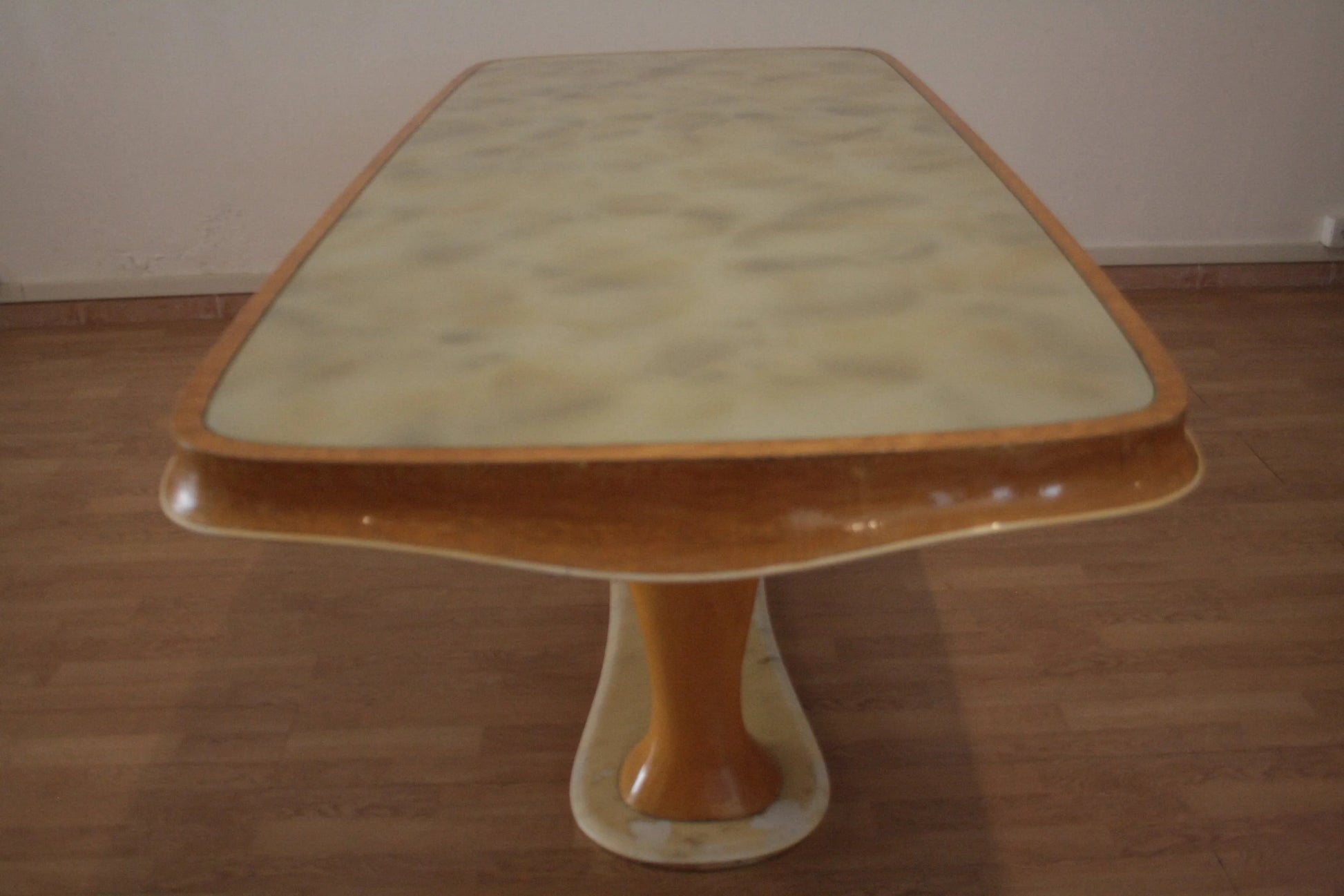 Tavolo rettangolare crema con base a piedistallo camera da pranzo mid-century moderna di vittorio dassi anni 50