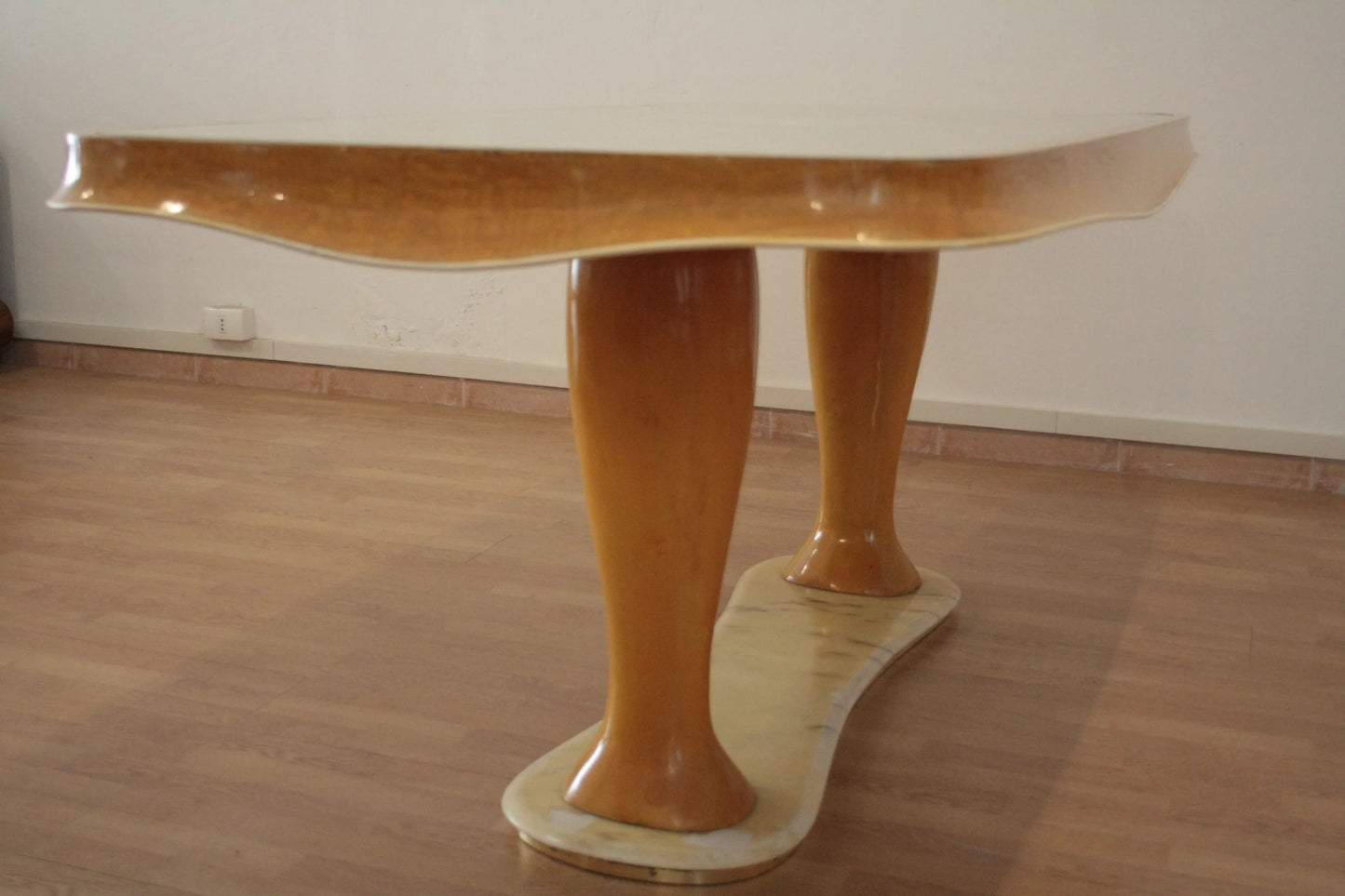 Tavolo da pranzo mid-century moderno di vittorio dassi con supporti a forma di gambe ideale per pranzo raffinato
