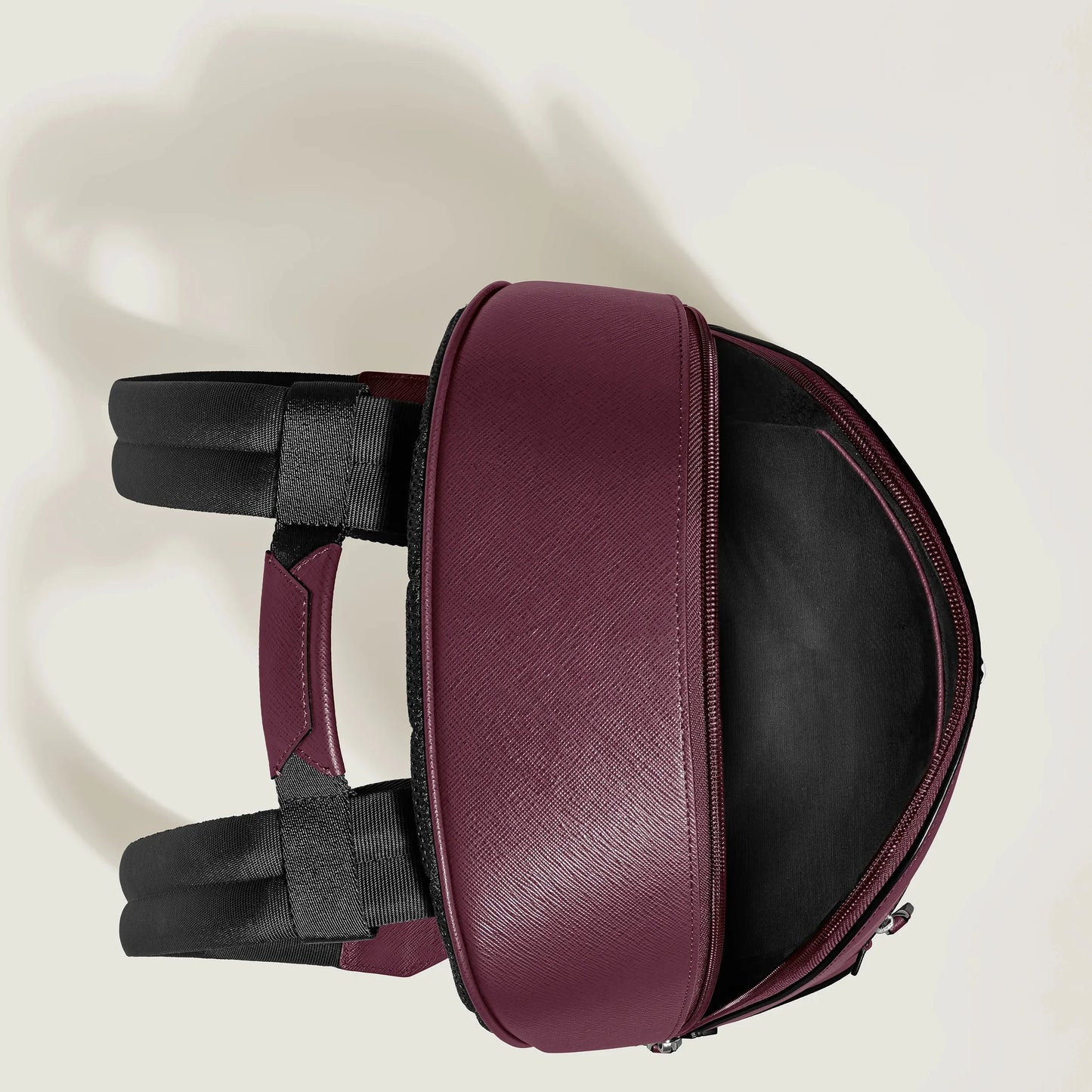 Montblanc zaino sartorial cassis 199361 in pelle marrone bordeaux con superficie strutturata e cinturini neri creativo montblanc marco tomasetta